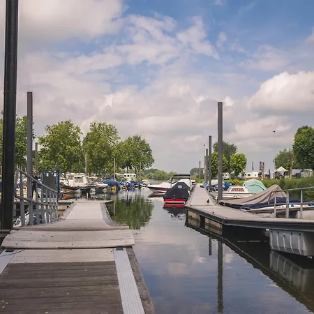 Holiday home Luxurious Nearby The Lower Rhine Maurik