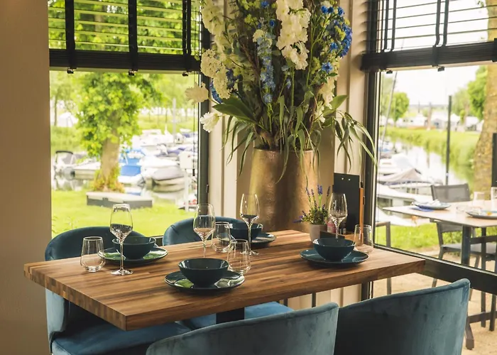 Luxurious Nearby The Lower Rhine 펜션 Maurik